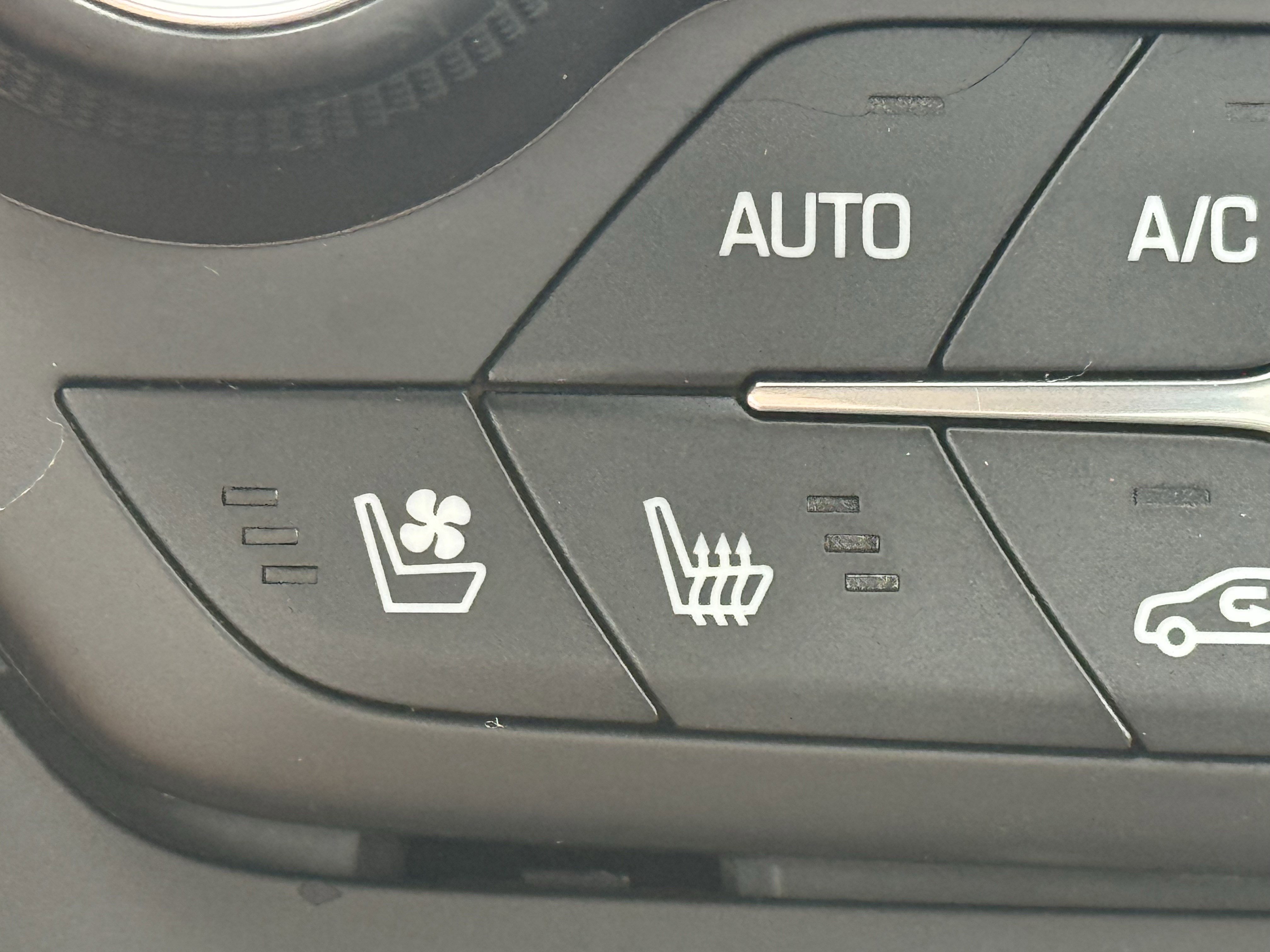 Used 2018 Chevrolet Corvette Stingray Convertible w/ 3LT Preferred Equipment Group image 21