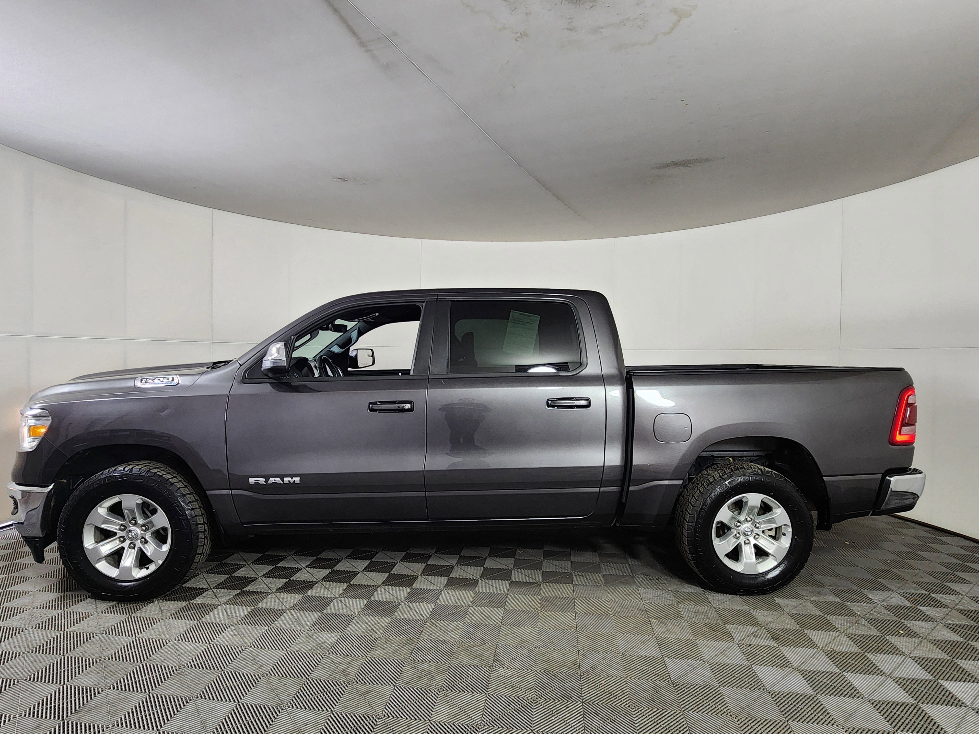 Used 2024 RAM 1500 Laramie image 2