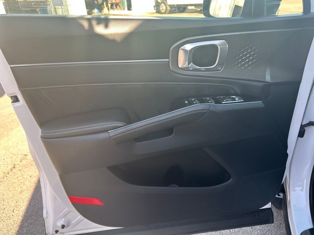 Used 2023 Kia Sorento SX image 24