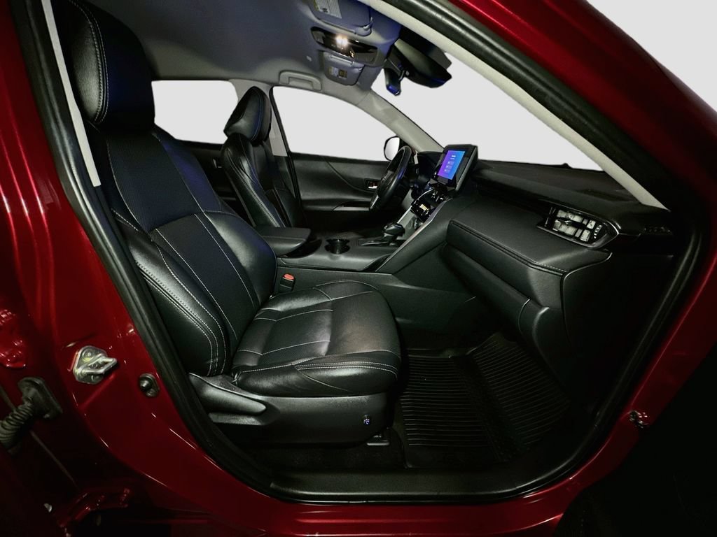 Used 2023 Toyota Venza LE AWD/4WD image 36
