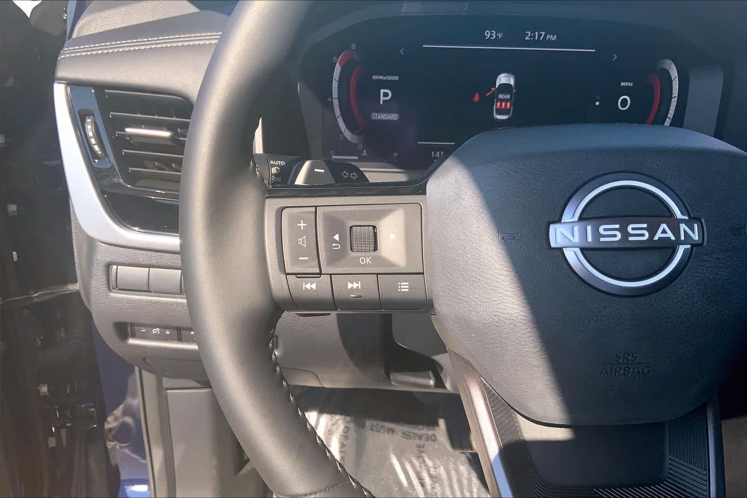 Used 2025 Nissan Rogue SL FWD image 24