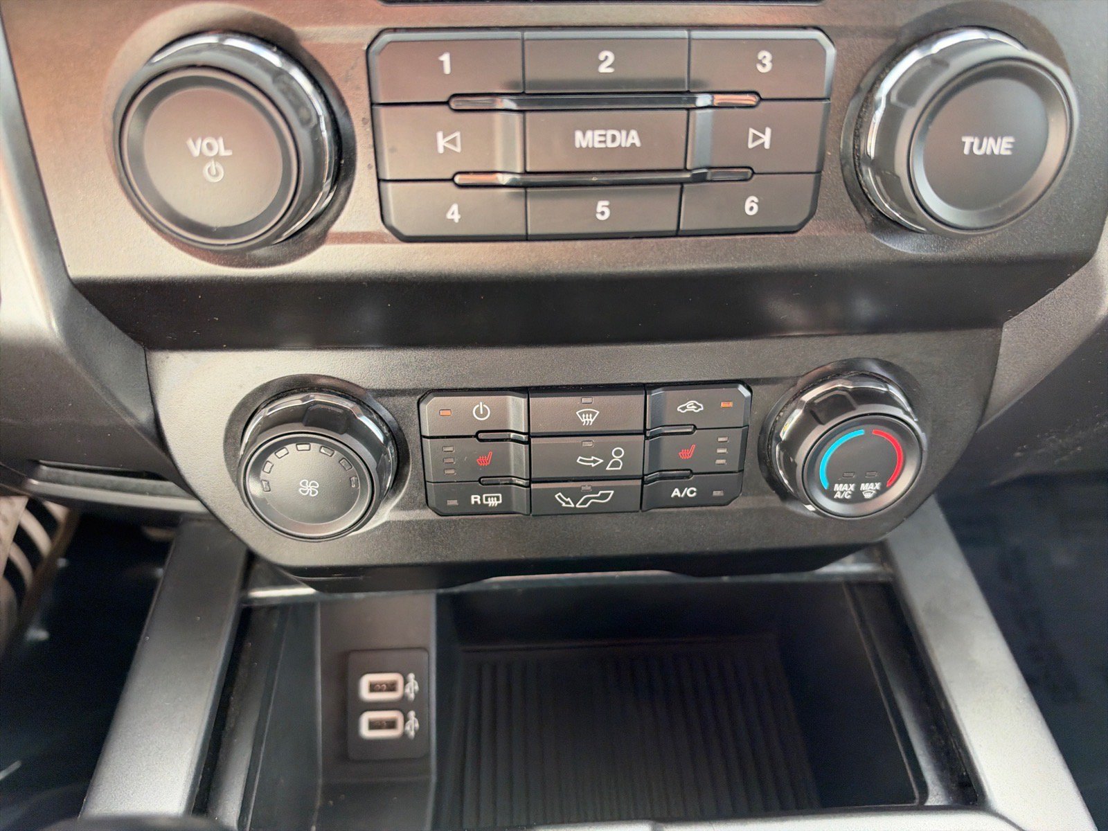 Certified 2019 Ford F150 XLT w/ Equipment Group 302A Luxury AWD/4WD image 31