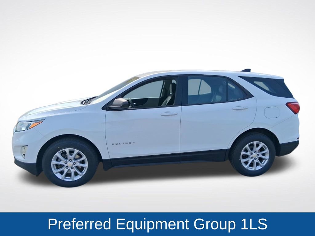 Used 2018 Chevrolet Equinox LS w/ LPO, Floor Liner Package FWD image 4