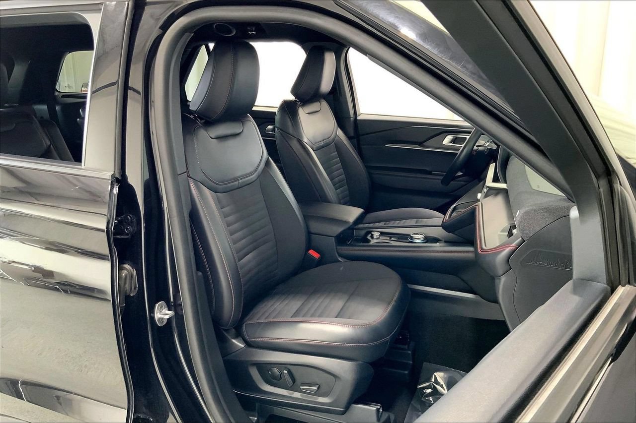 Certified 2025 Ford Explorer ST-Line AWD/4WD image 6