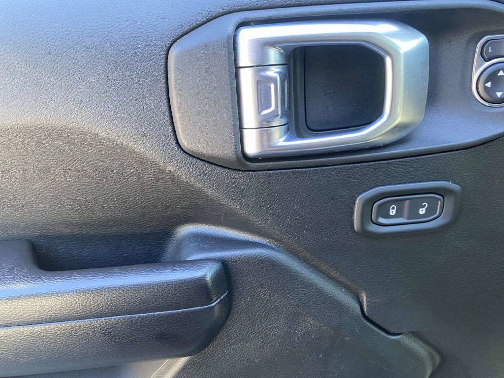 Used 2021 Jeep Gladiator Sport AWD/4WD image 17