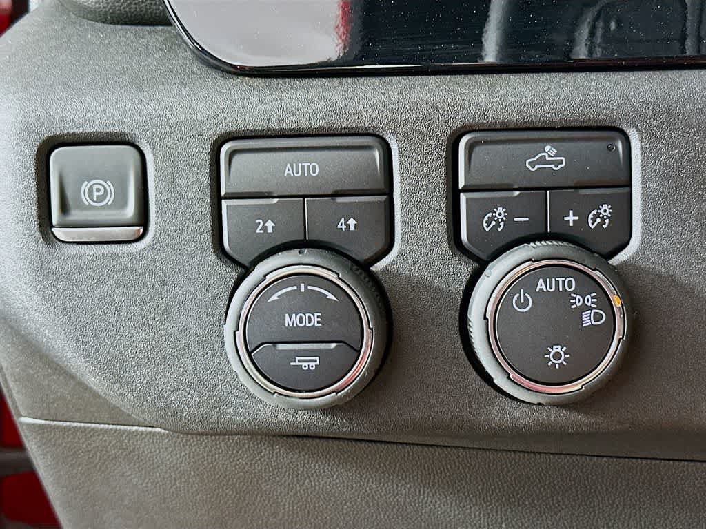Used 2025 Chevrolet Silverado 1500 LT AWD/4WD image 27