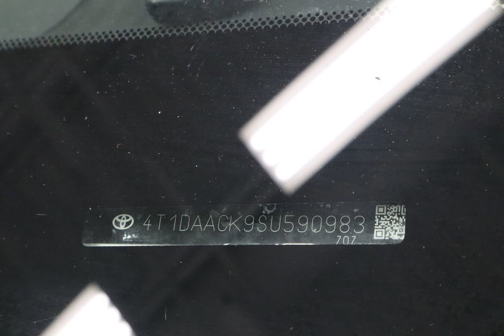 Used 2025 Toyota Camry LE FWD image 27