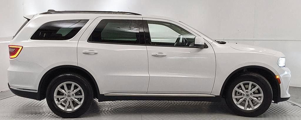 Used 2021 Dodge Durango SXT RWD image 2