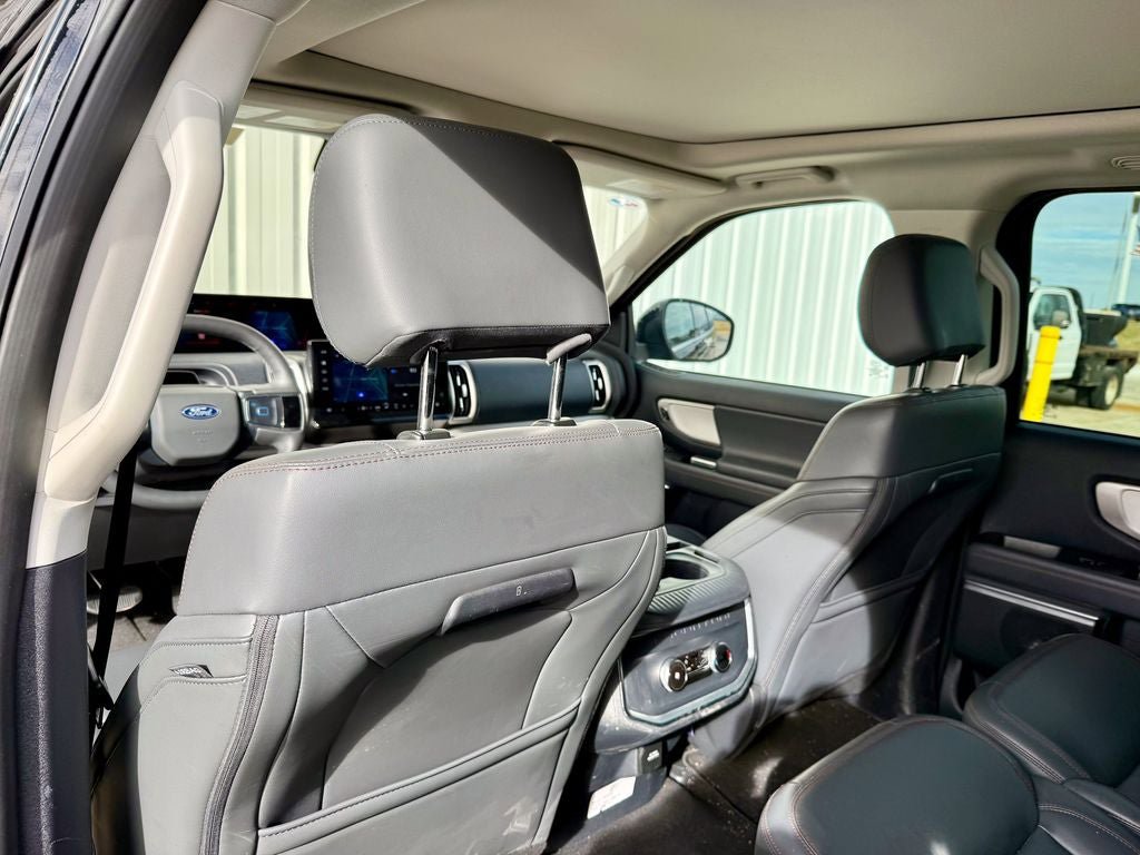 Certified 2025 Ford Expedition Active AWD/4WD image 14