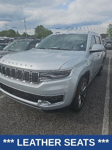 Used 2022 Jeep Wagoneer Series III w/ Premium Group I AWD/4WD image 3