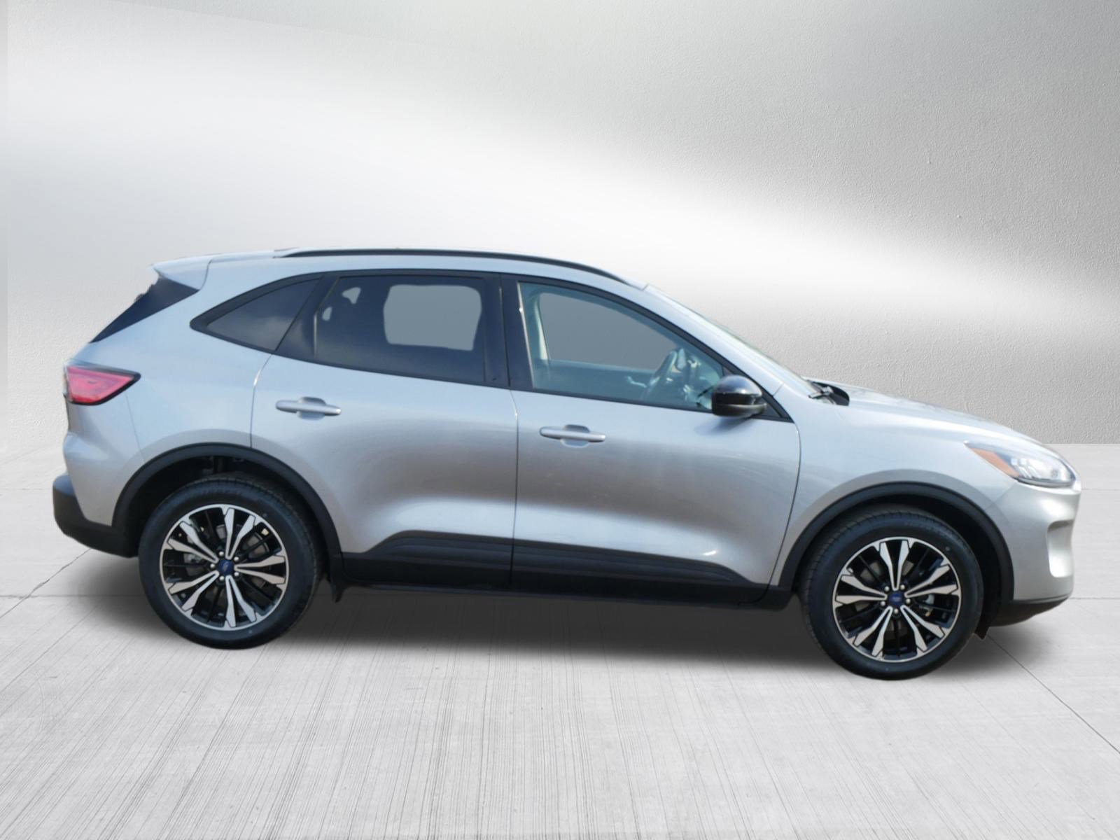 Certified 2022 Ford Escape SEL w/ SEL Stealth AWD Package image 6