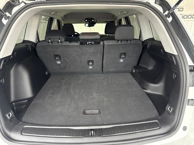 Used 2023 Jeep Grand Cherokee Laredo RWD image 30