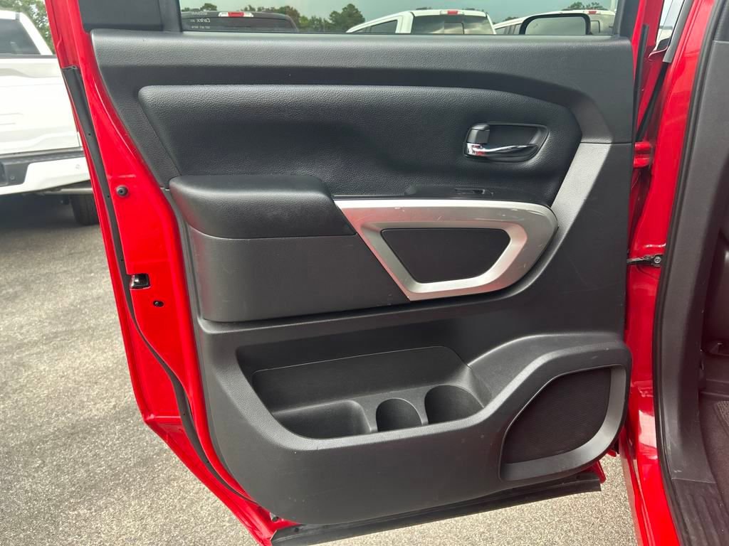 Used 2023 Nissan Titan SV image 24