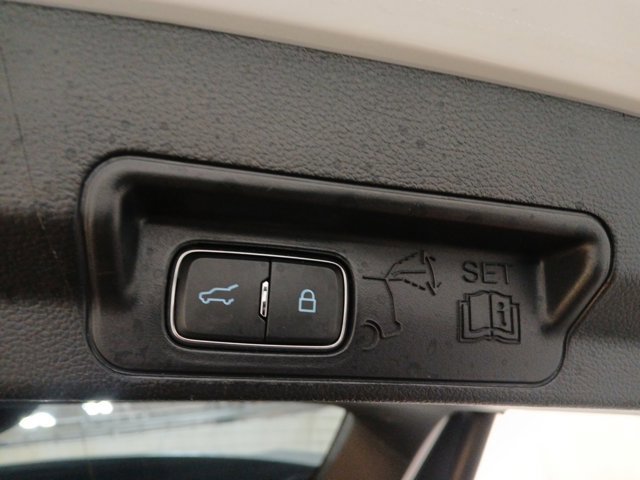 Certified 2022 Ford Explorer XLT image 25