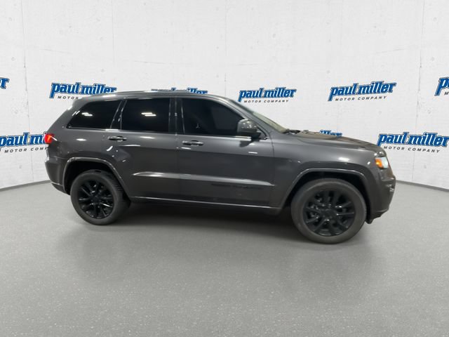 Used 2018 Jeep Grand Cherokee Altitude AWD/4WD image 13