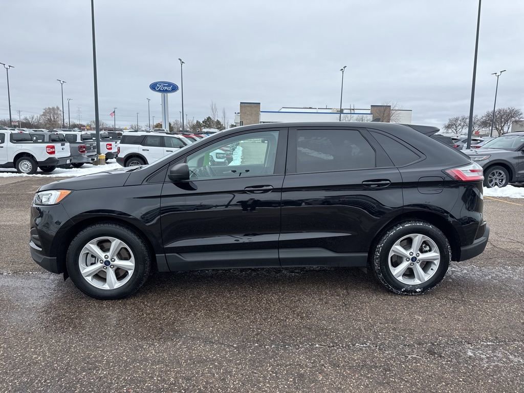 Certified 2021 Ford Edge SE image 2