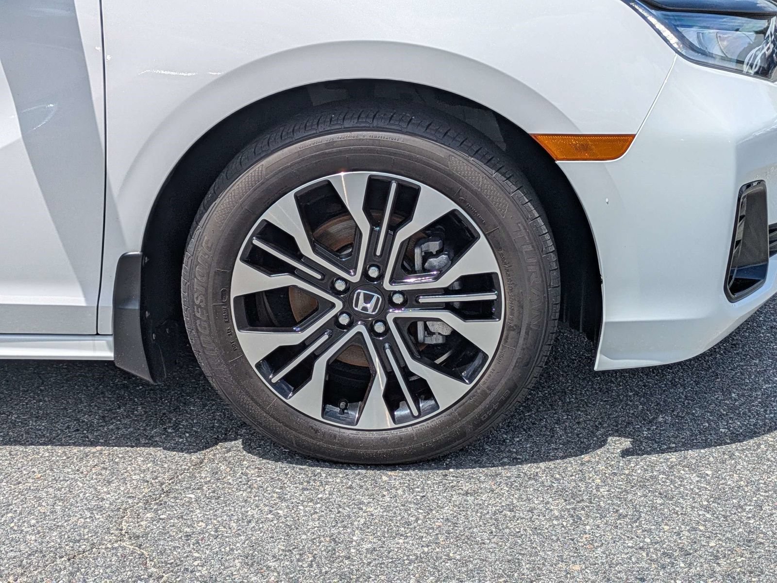 Used 2025 Honda Odyssey Elite image 7
