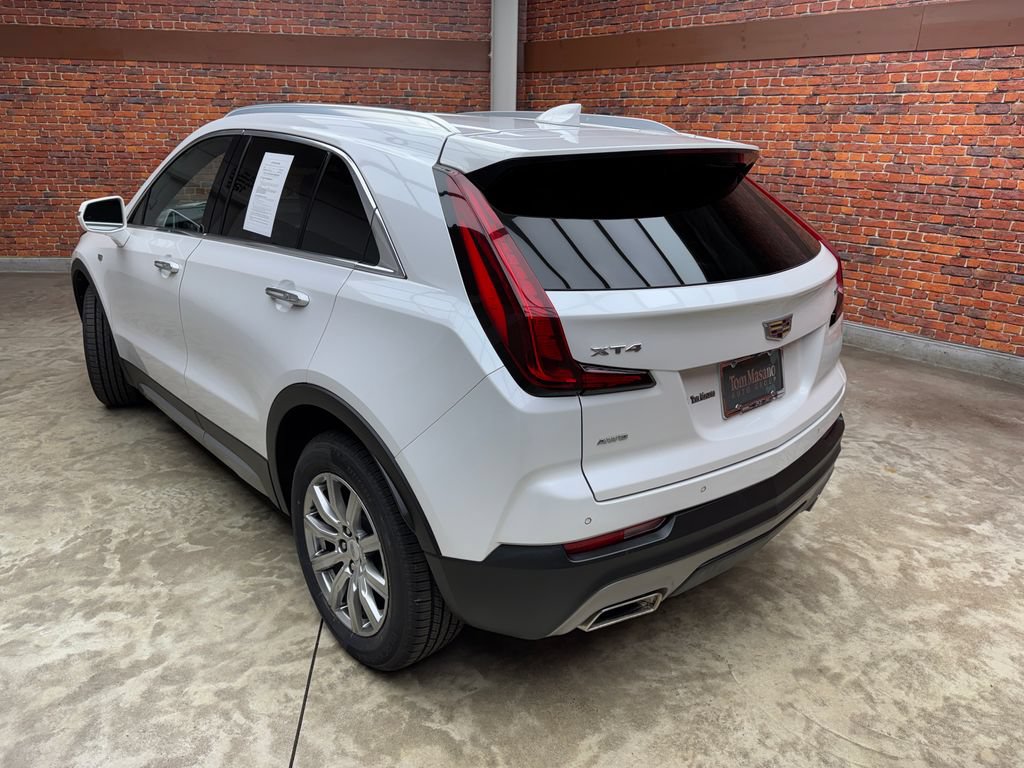 Used 2021 Cadillac XT4 Premium Luxury AWD/4WD image 2