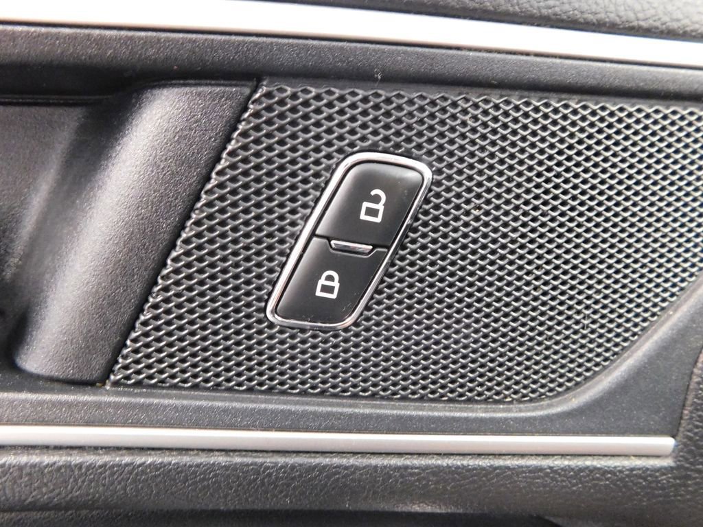 Certified 2018 Ford Edge SEL w/ Equipment Group 201A AWD/4WD image 13