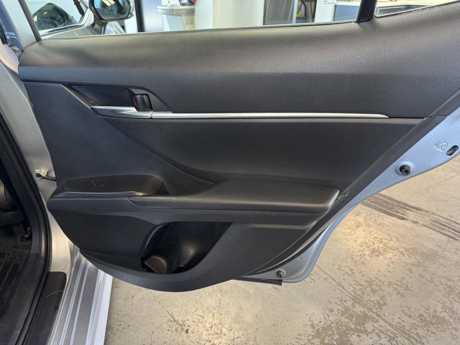 Used 2022 Toyota Camry SE image 23