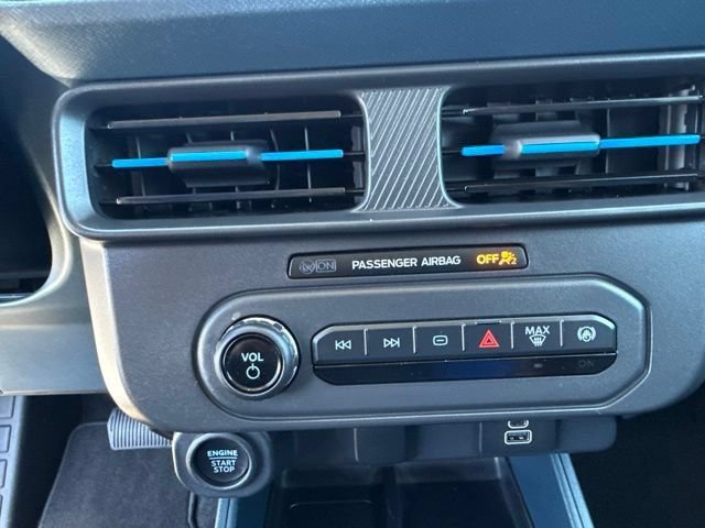 Certified 2025 Ford Maverick Lobo AWD/4WD image 30