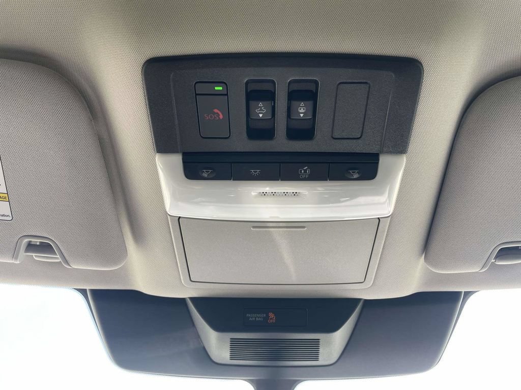 Used 2024 Nissan Pathfinder SV w/ SV Premium Package FWD image 29