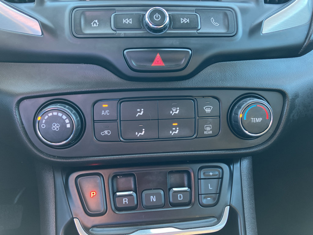 Used 2021 GMC Terrain SLE w/ Elevation Edition image 19