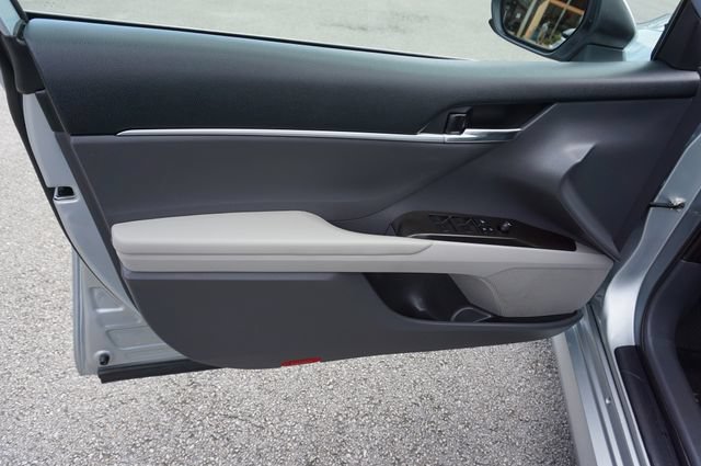 Used 2021 Toyota Camry LE FWD image 21