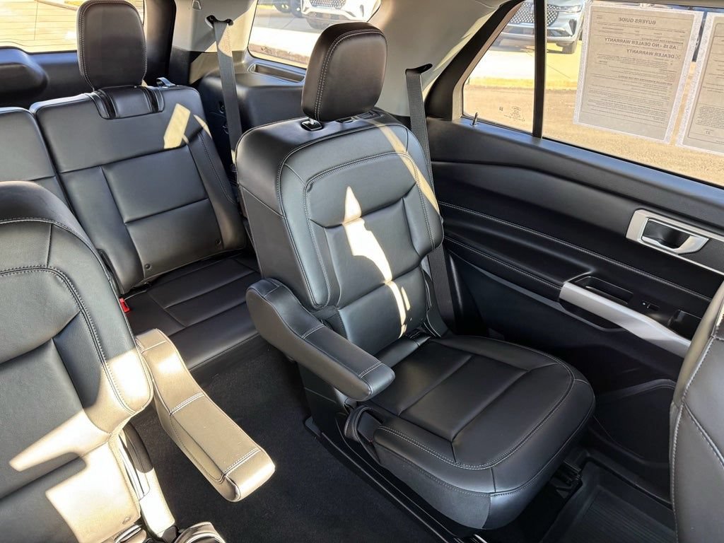 Certified 2024 Ford Explorer XLT w/ Equipment Group 202A AWD/4WD image 14