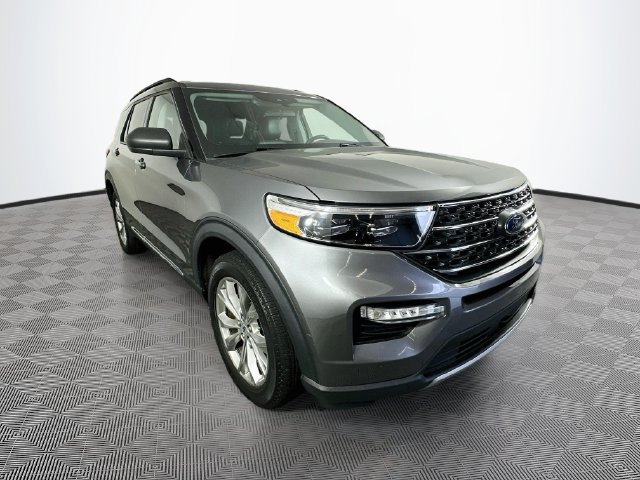 Certified 2023 Ford Explorer XLT w/ Equipment Group 202A AWD/4WD image 4