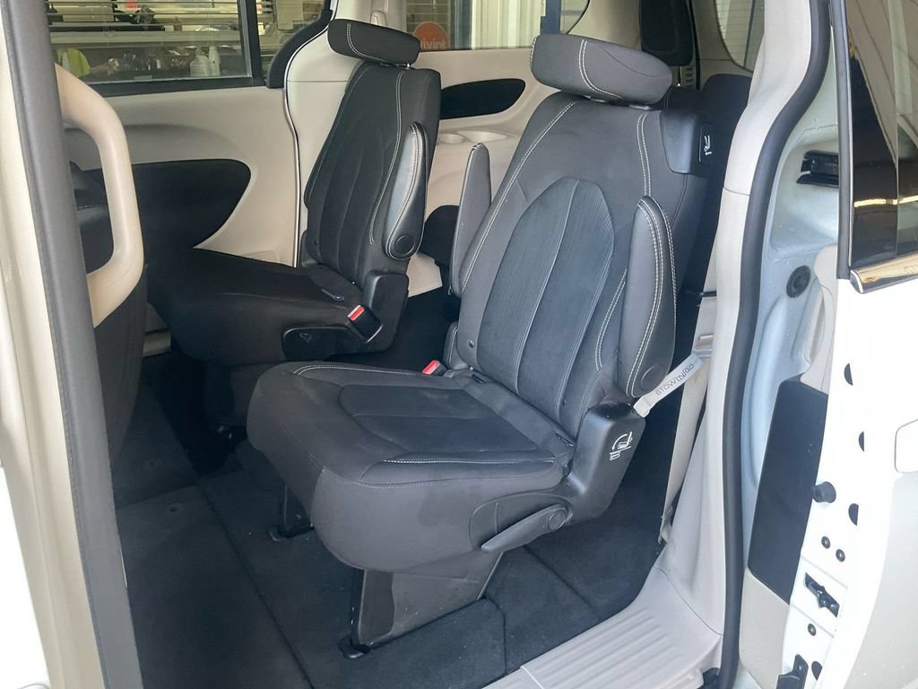 Used 2024 Chrysler Voyager LX FWD image 6