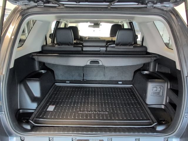 Used 2022 Toyota 4Runner SR5 Premium w/ Moonroof Package AWD/4WD image 31