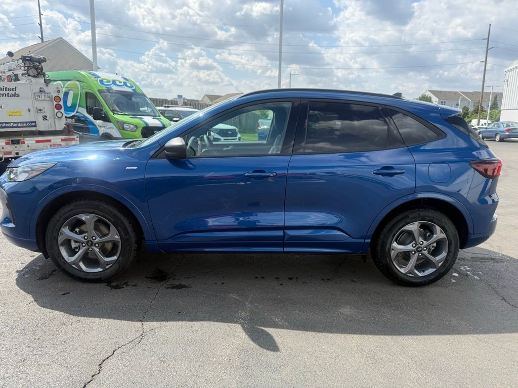 Certified 2023 Ford Escape ST-Line w/ Tech Pack #1 AWD/4WD image 6