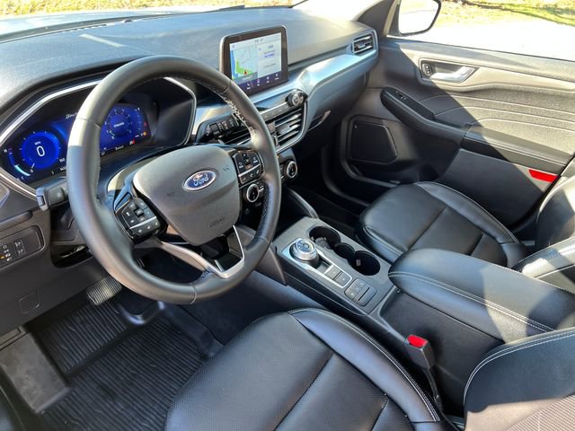 Certified 2022 Ford Escape Titanium image 18