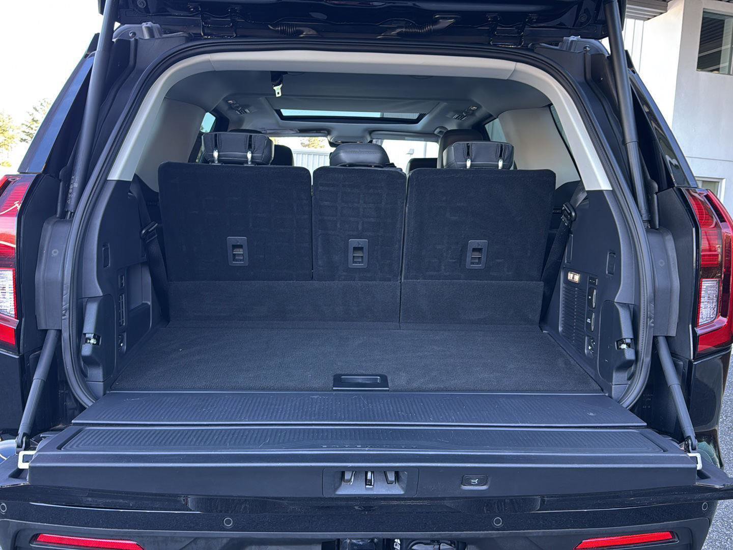 Certified 2025 Ford Expedition Active image 31