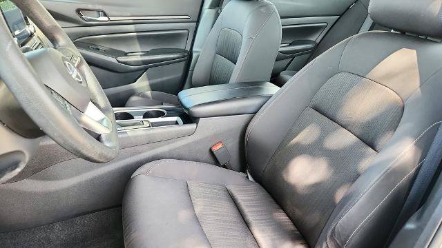 Used 2024 Nissan Altima 2.5 SV FWD image 11