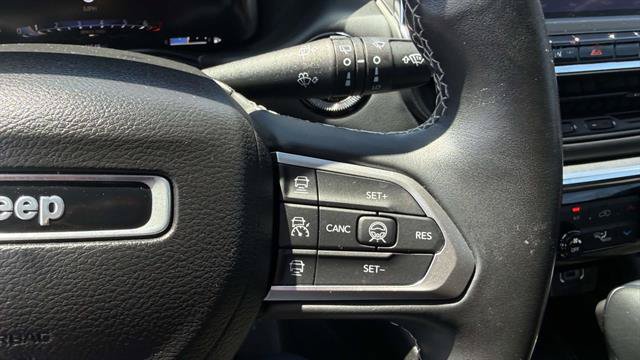 Used 2022 Jeep Compass High Altitude AWD/4WD image 14