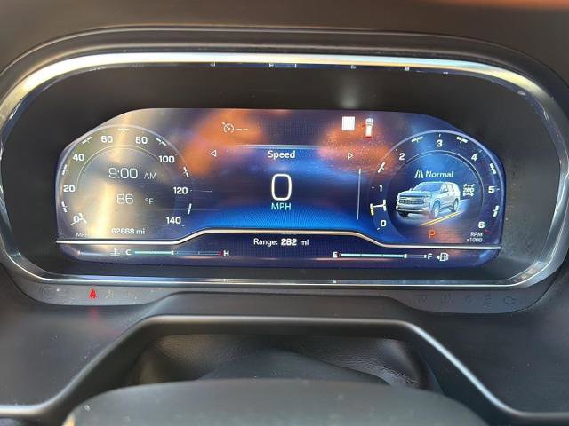 Used 2023 Chevrolet Suburban Z71 w/ Luxury Package image 16