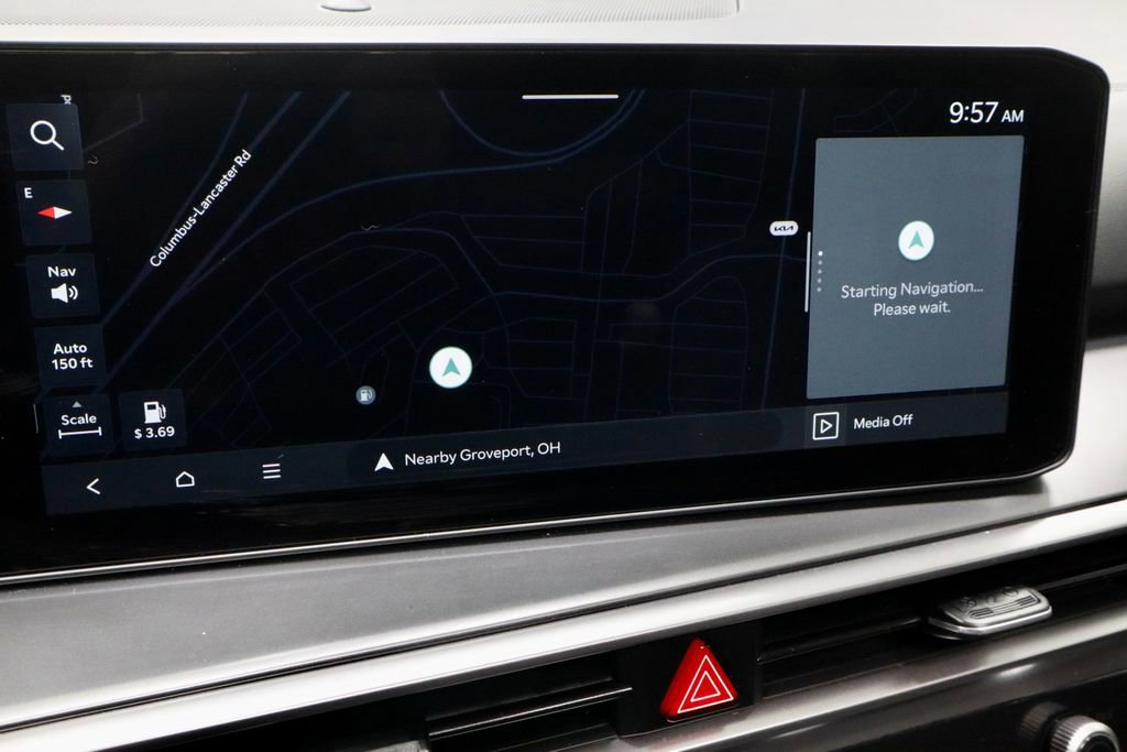 Used 2025 Kia Sorento EX w/ Panoramic Sunroof Package image 10