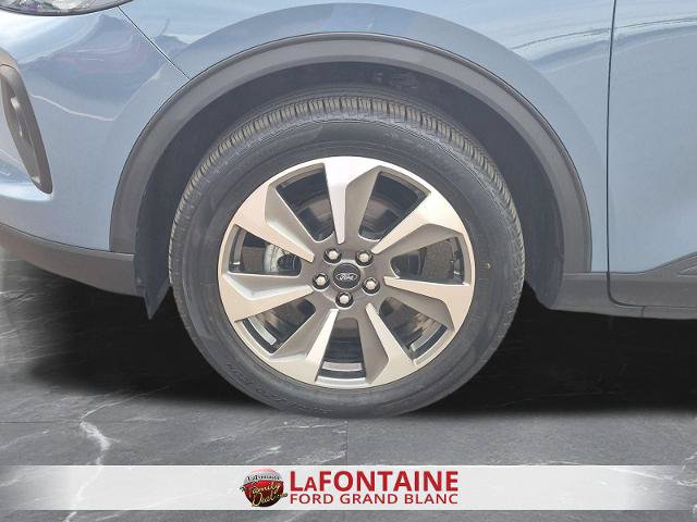 Certified 2025 Ford Escape Platinum AWD/4WD image 33