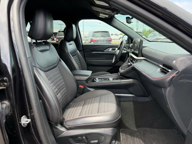 Certified 2025 Ford Explorer ST-Line AWD/4WD image 19