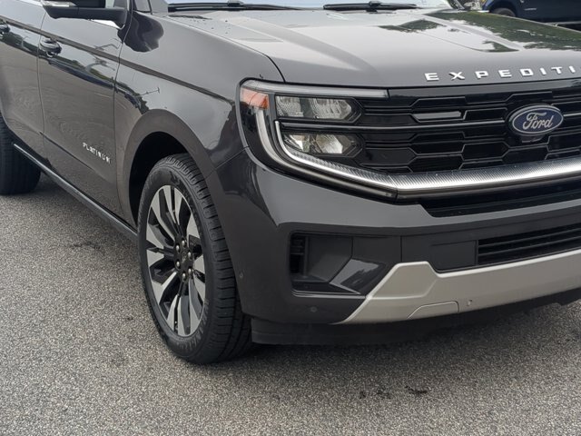 Certified 2025 Ford Expedition Max Platinum w/ Driver's Package AWD/4WD image 10