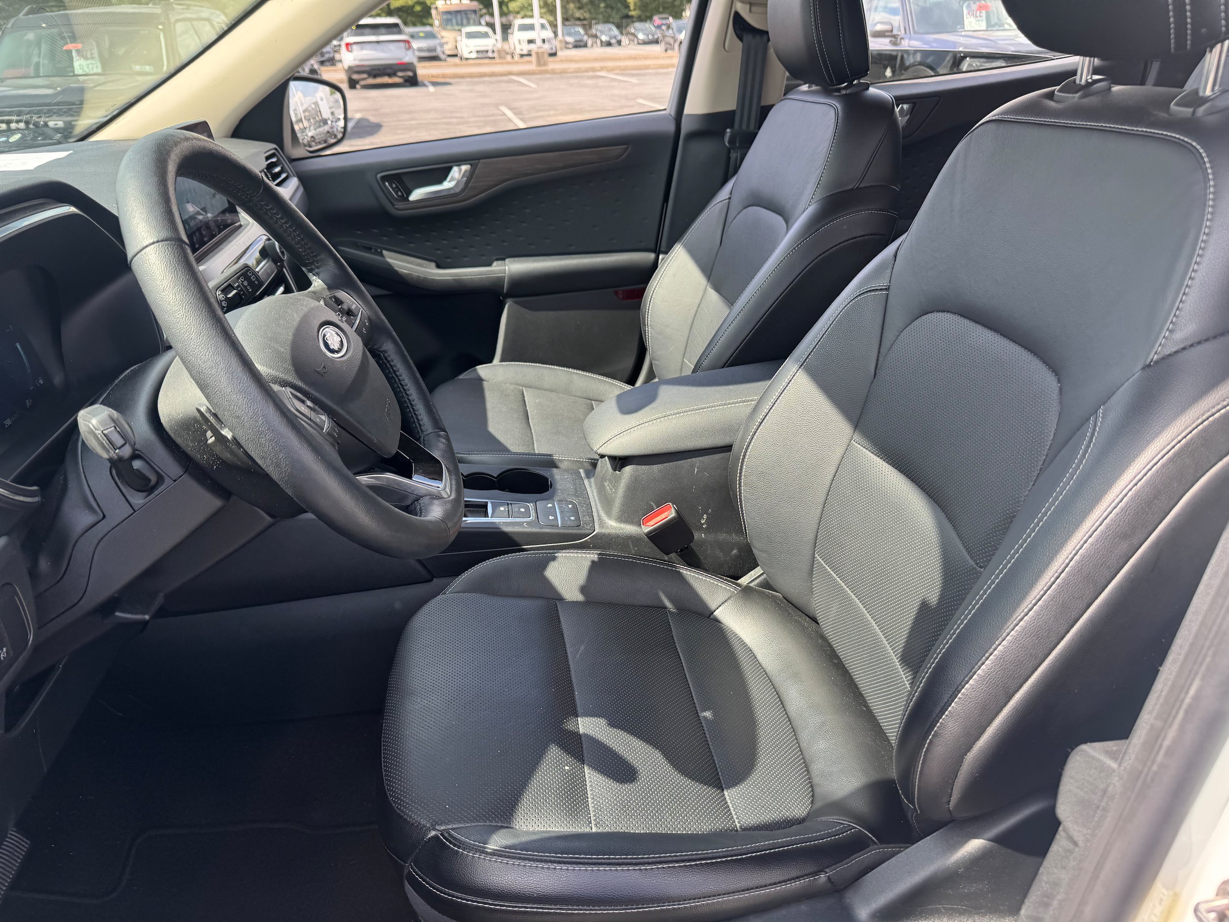 Certified 2020 Ford Escape Titanium AWD/4WD image 11