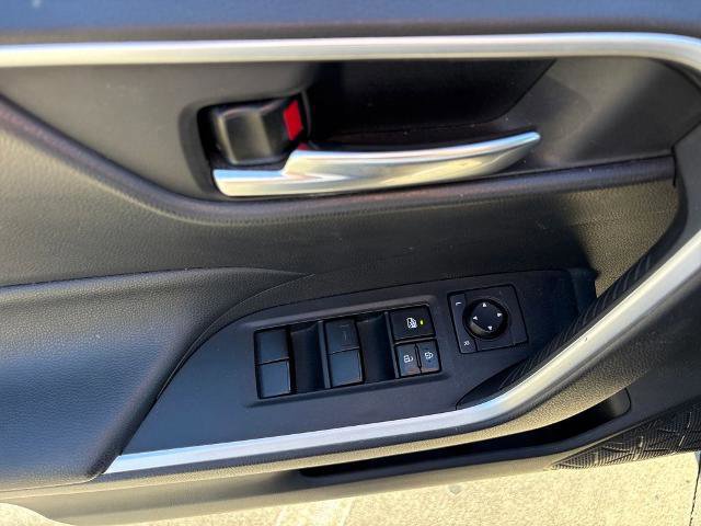 Used 2021 Toyota RAV4 XLE image 15
