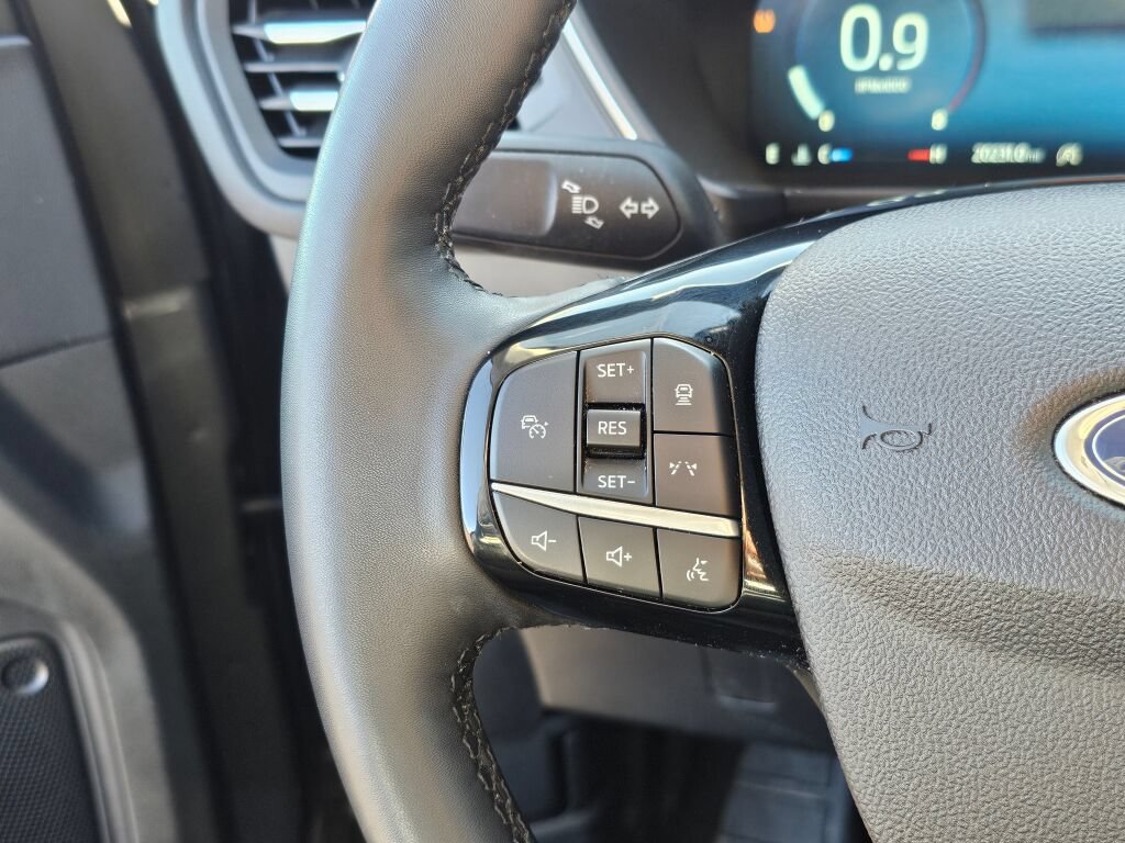 Certified 2025 Ford Escape Platinum AWD/4WD image 23