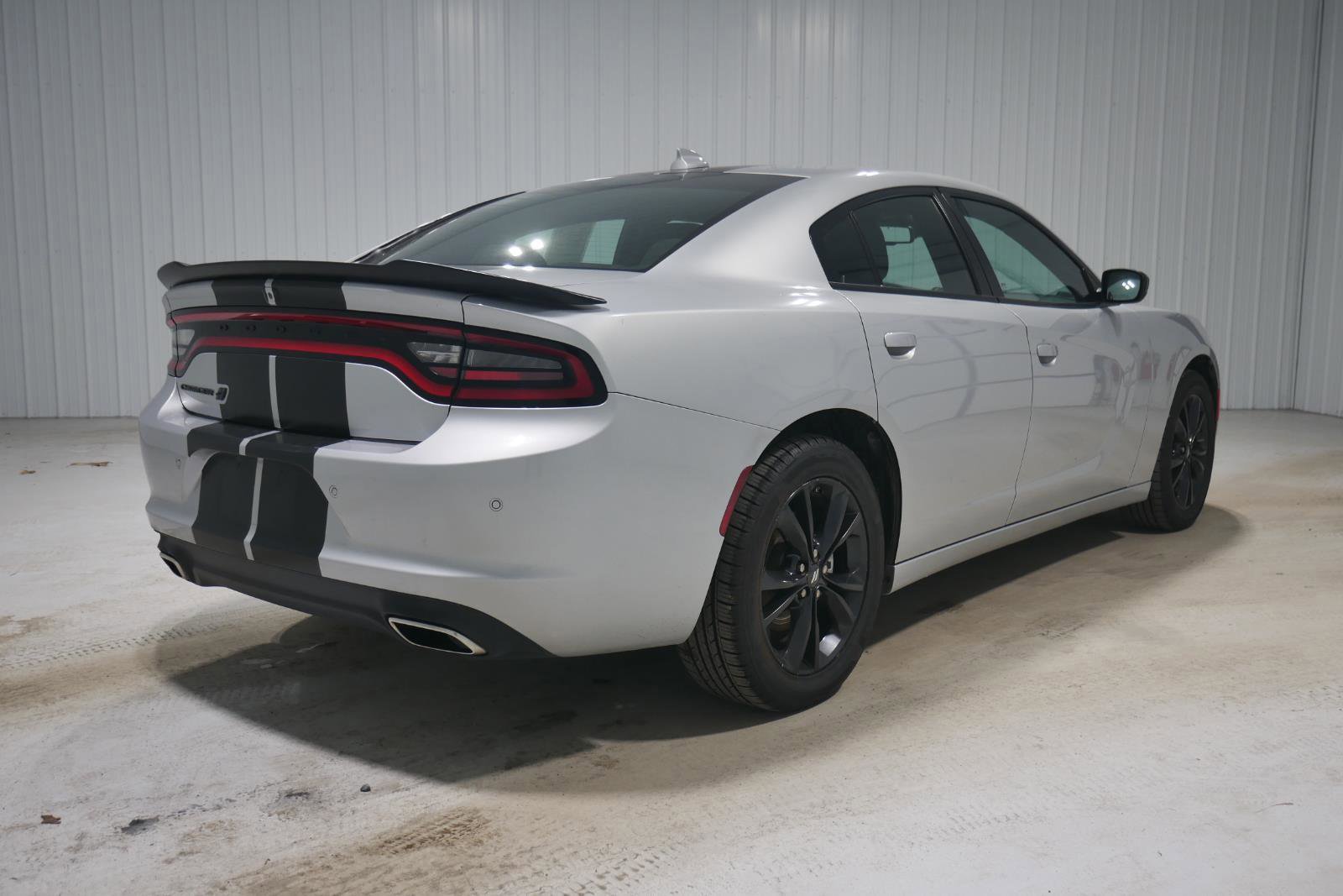 Used 2022 Dodge Charger SXT w/ Blacktop Package image 5