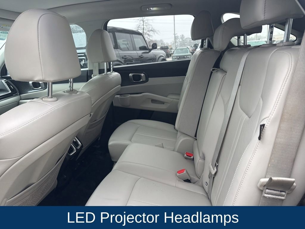 Used 2024 Kia Sorento S w/ Panoramic Sunroof Package image 14