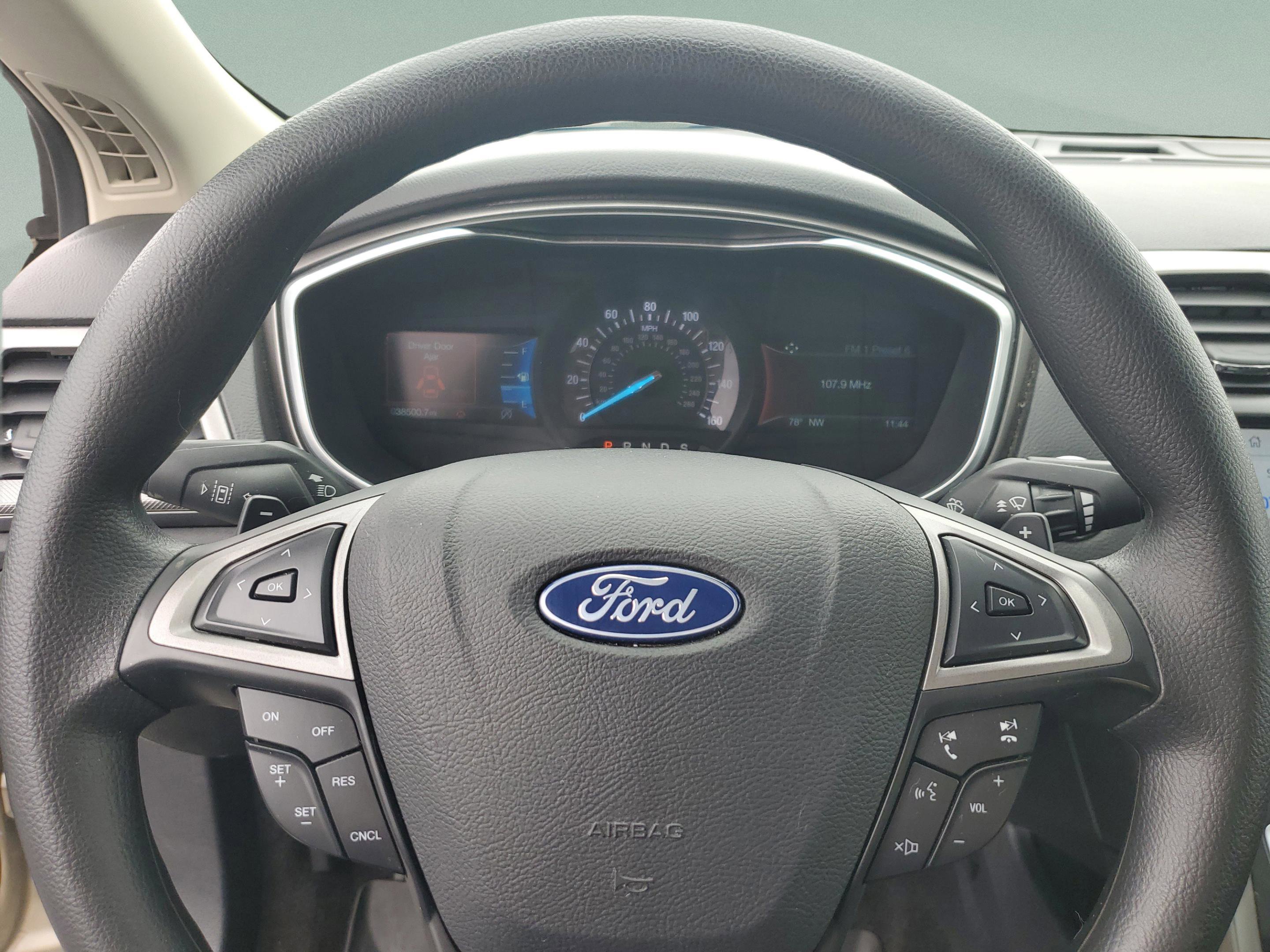 Certified 2019 Ford Fusion SE FWD image 16