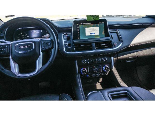 Used 2023 GMC Yukon SLT w/ SLT Luxury Package image 17