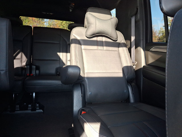 Used 2023 Chevrolet Suburban RST w/ Luxury Package AWD/4WD image 23